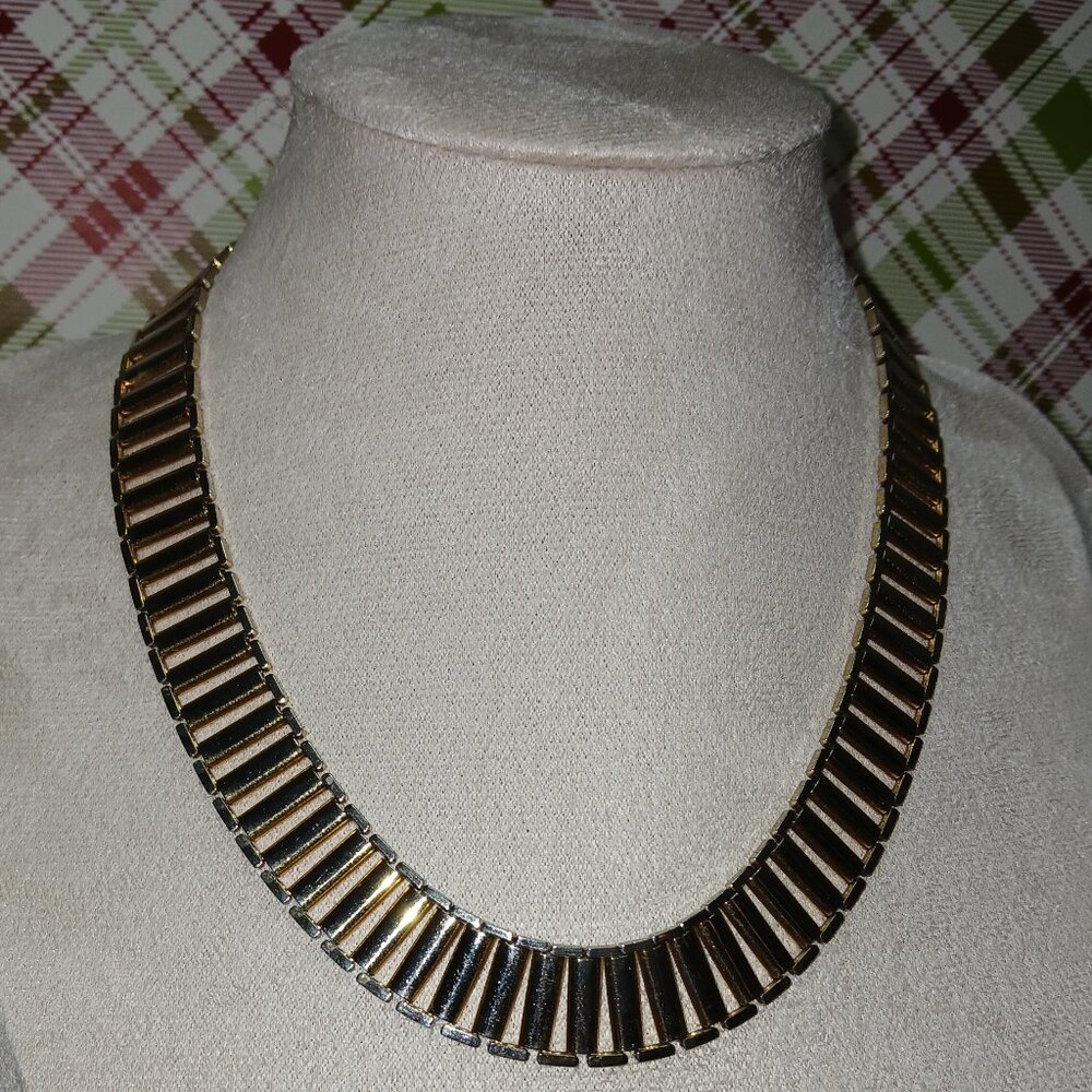 Gold Tone Egyptian Revival Choker Vintage Necklace Costume Jewelry #105